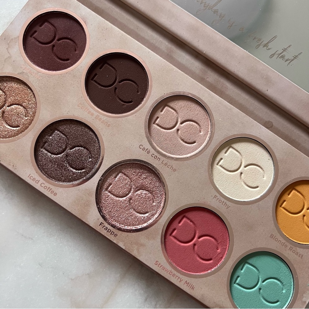 Dominique Cosmetics Latte 2 eyeshadow palette